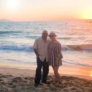 Meet your Posher, Mayra n alex